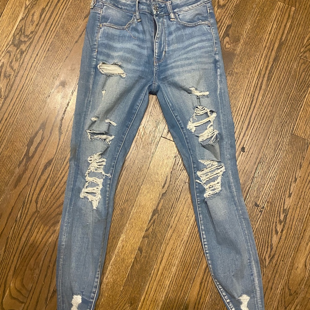American eagle skinny jeans with rips